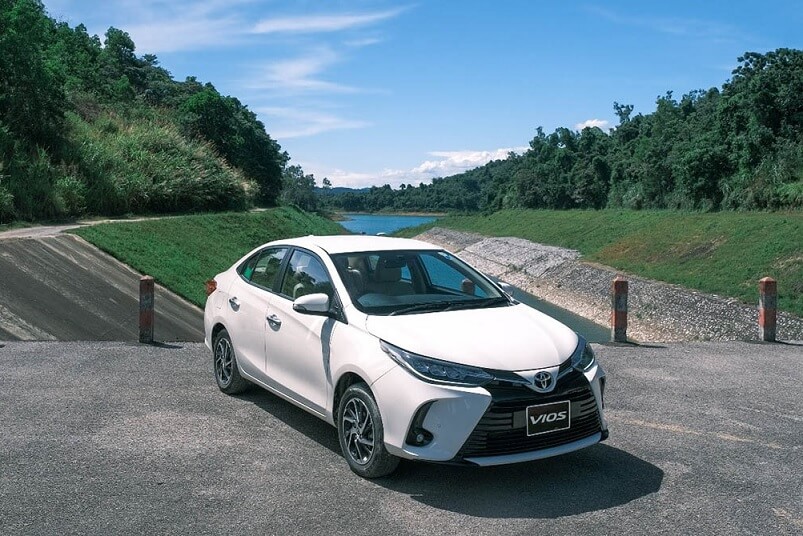 Toyota Vios và Land Cruiser