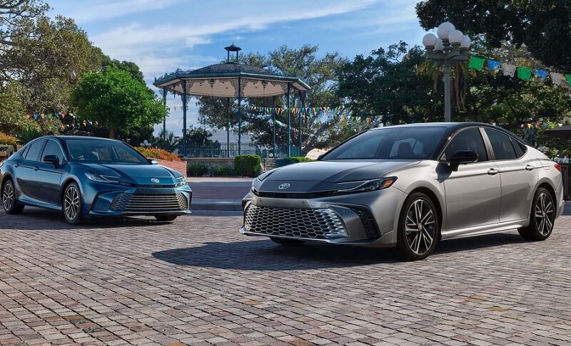 So sánh Toyota Vios và Toyota Camry qua an toàn