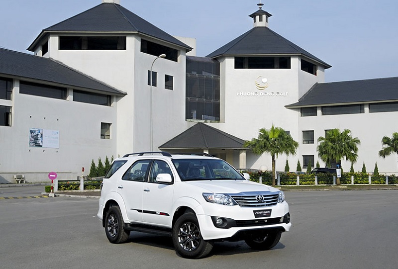 So sánh Toyota Vios và Toyota Fortuner qua thiết kế