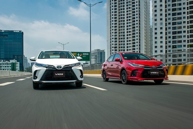 So sánh Toyota Vios và Toyota Fortuner qua thân xe