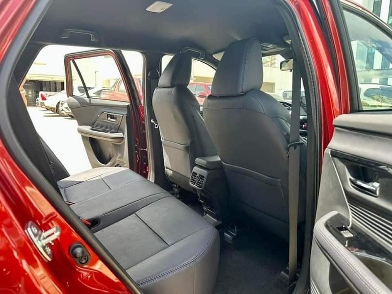 So sánh Toyota Yaris Cross và Toyota Avanza qua ghế ngồi