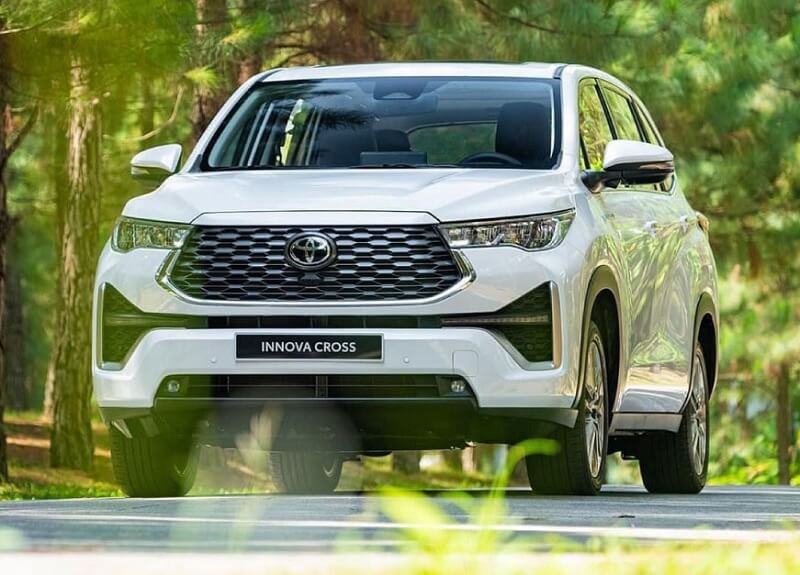 So sánh Toyota Yaris Cross và Toyota Innova qua hệ thống an toàn
