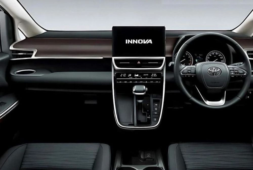 So sánh Toyota Yaris Cross và Toyota Innova qua nội thất