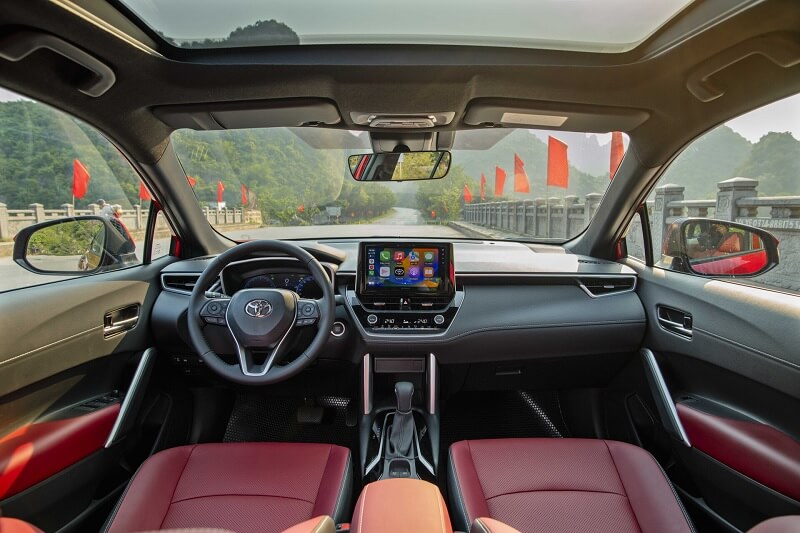 So sánh Toyota Corolla Cross và Toyota Avanza qua nội thất