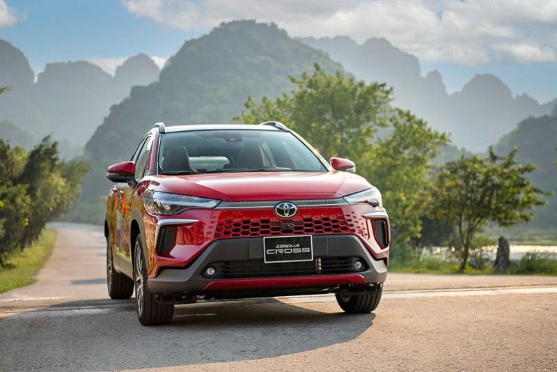 So sánh Toyota Corolla Cross và Toyota Camry qua chi phí sử dụng và bảo dưỡng