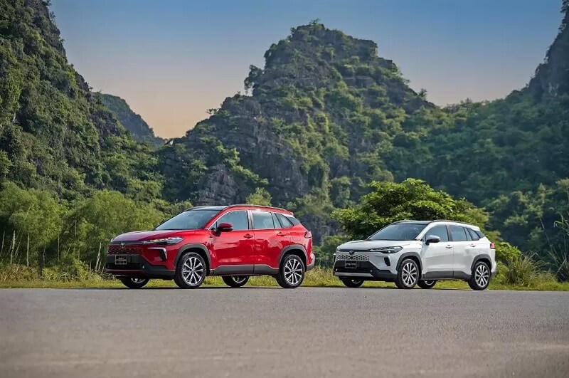 So sánh Toyota Corolla Cross và Toyota Corolla Altis qua công nghệ an toàn