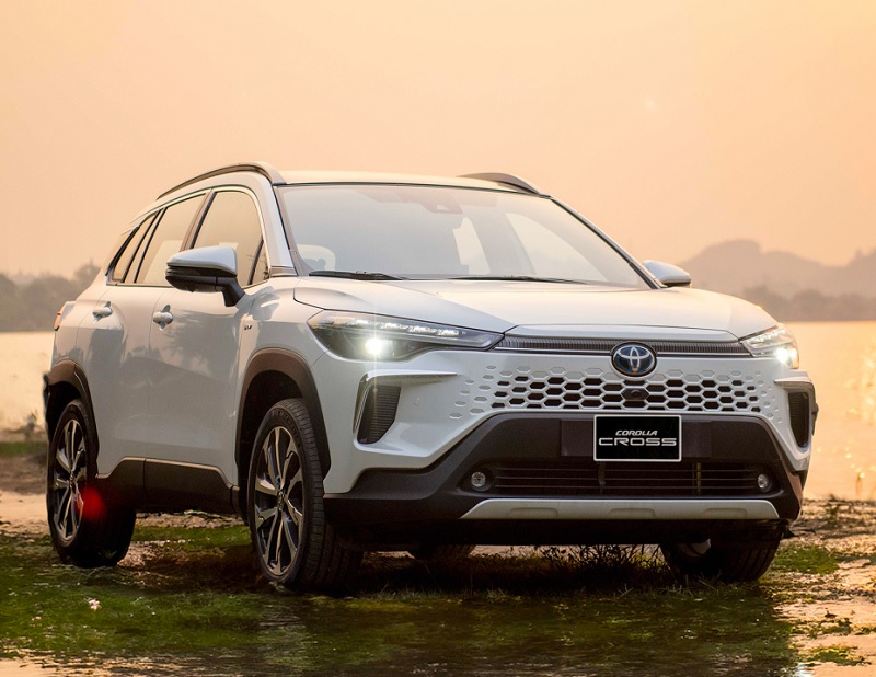 So sánh Toyota Corolla Cross và Toyota Fortuner qua cảm giác lái