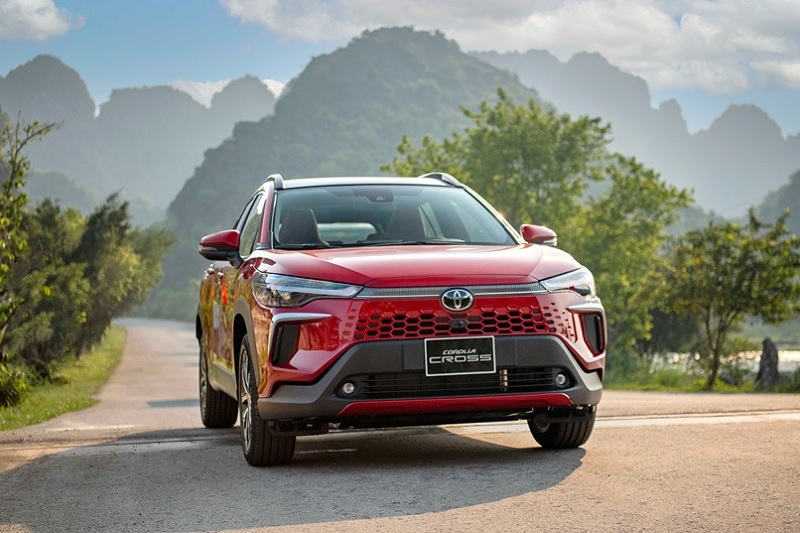 Nên mua Toyota Corolla Cross hay Toyota Fortuner?