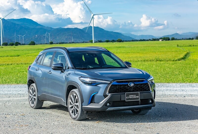 So sánh Toyota Corolla Cross và Toyota Innova qua tiết kiệm nhiên liệu