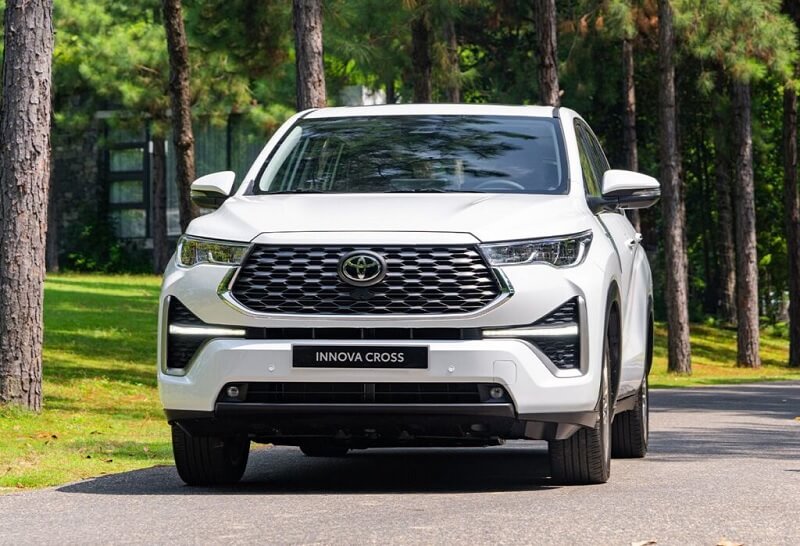 Mua Toyota Corolla Cross và Toyota Innova ở đâu chất lượng?