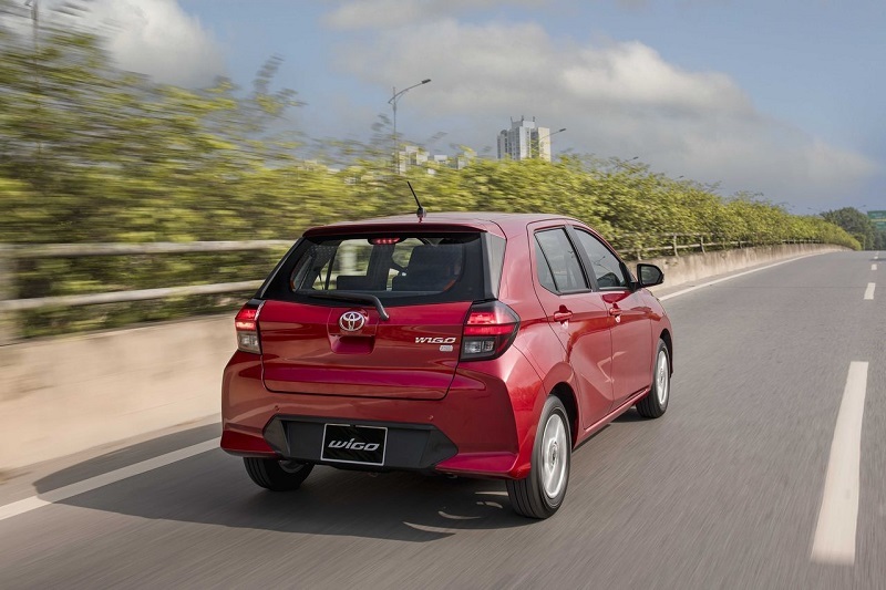 So sánh Toyota Corolla Cross và Toyota Wigo qua cảm giác lái