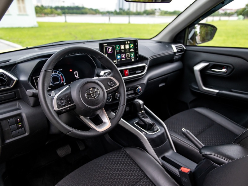 So sánh Toyota Raize và Toyota Avanza qua nội thất và tiện nghi