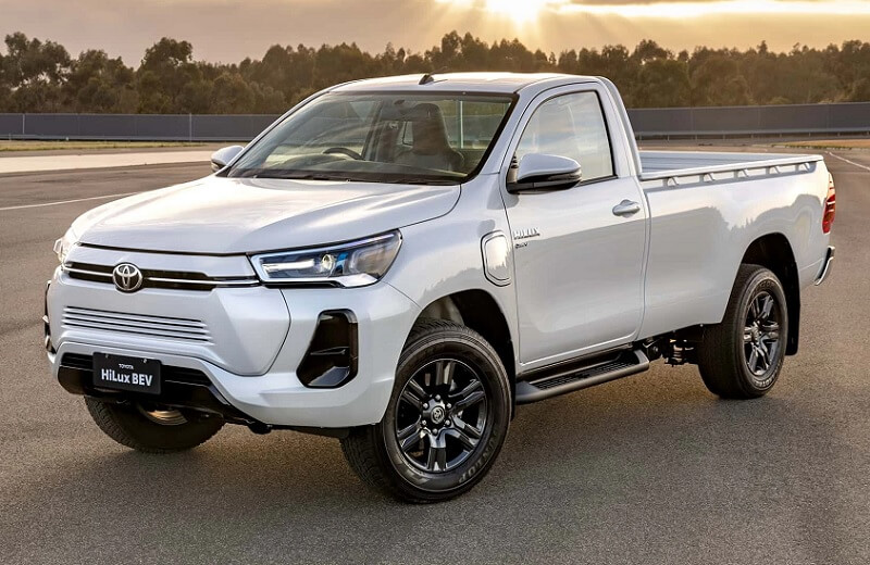 Nên mua Toyota Raize và Toyota Hilux lúc nào?