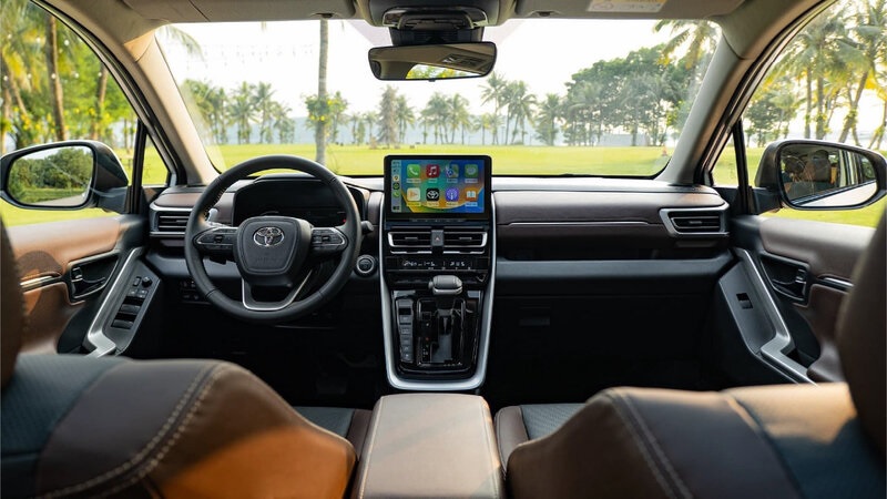 So sánh Toyota Raize và Toyota Innova qua khả năng vận hành và động cơ