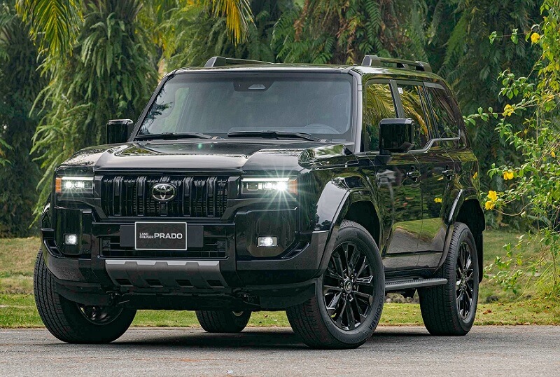Toyota Raize và Toyota Prado