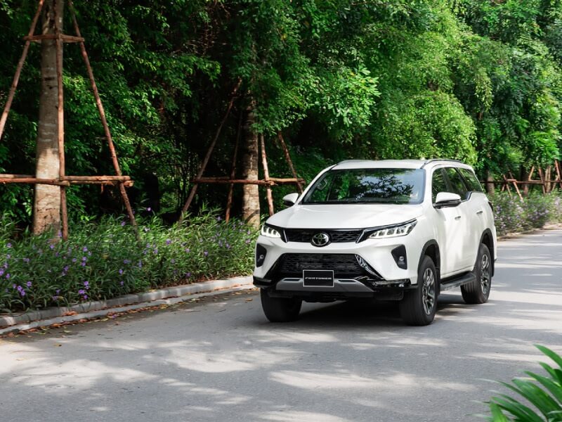 So sánh Toyota Yaris Cross và Toyota Fortuner qua chi phí bảo dưỡng