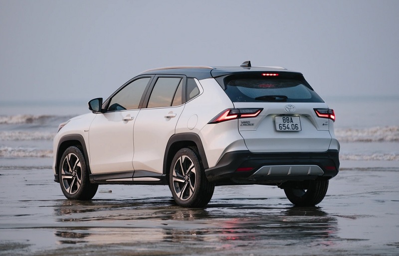 Toyota Yaris Cross và Toyota Hilux qua hệ thống an toàn