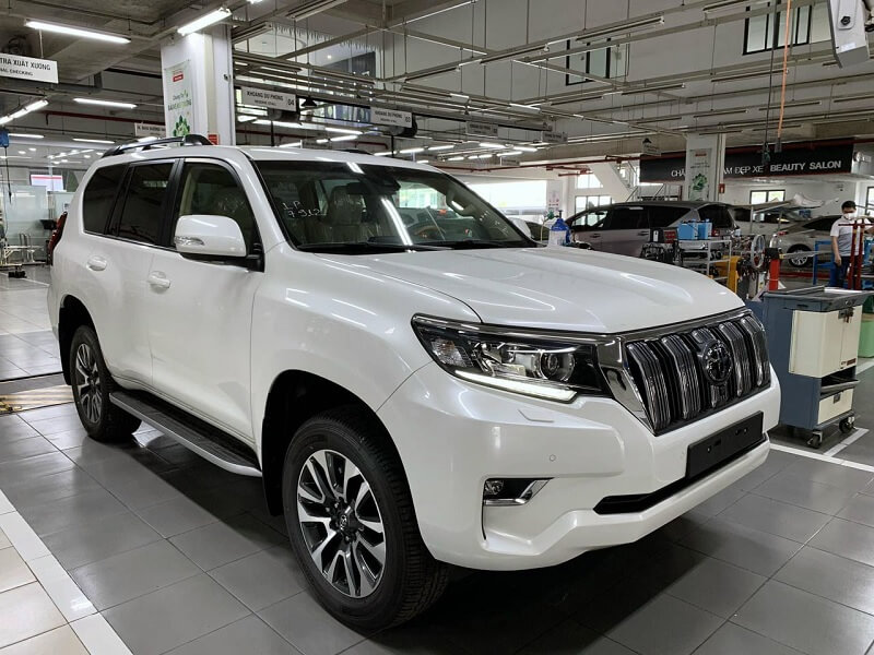So sánh Toyota Yaris Cross và Toyota Prado qua vấn đề khấu hao và giá trị bán lại