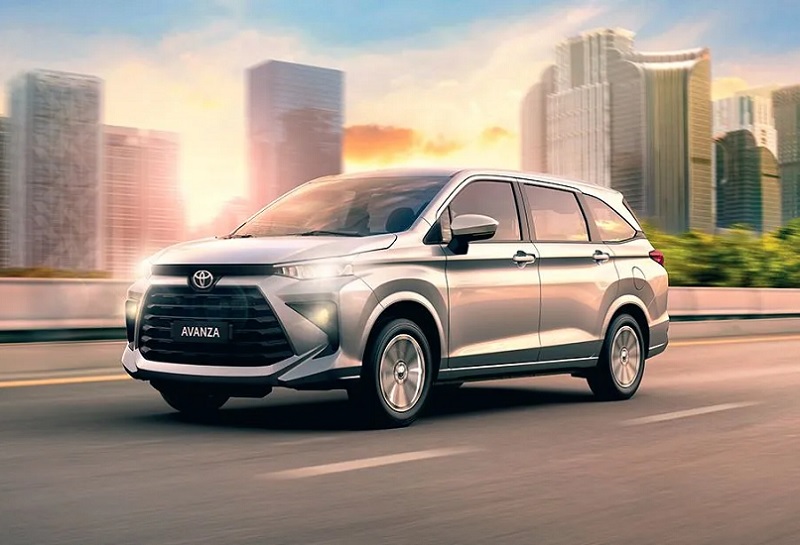 So sánh Toyota Camry và Toyota Avanza qua thiết kế ngoại thất