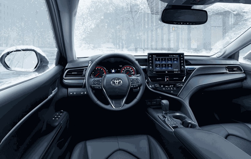 So sánh Toyota Camry và Toyota Fortuner chi tiết qua trải nghiệm không gian