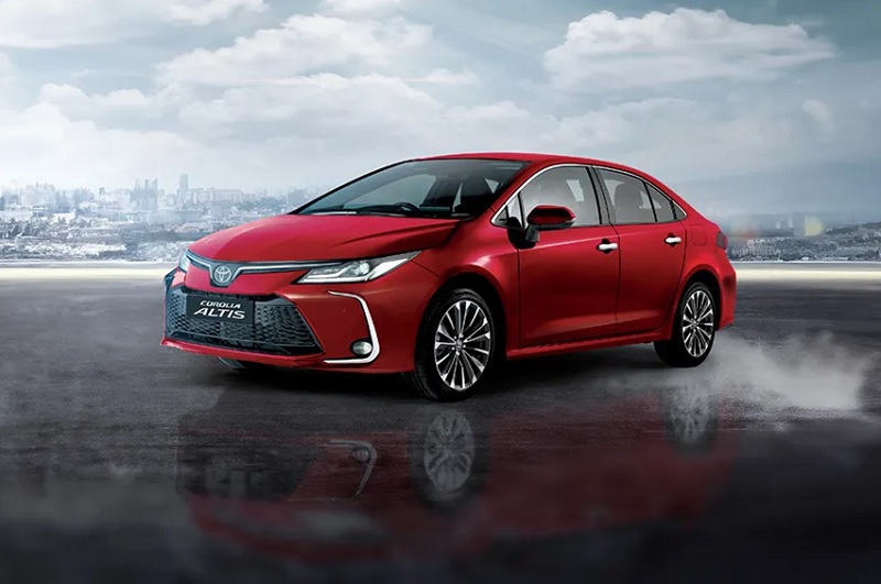 So sánh Toyota Avanza và Toyota Corolla Altis qua cảm giác lái