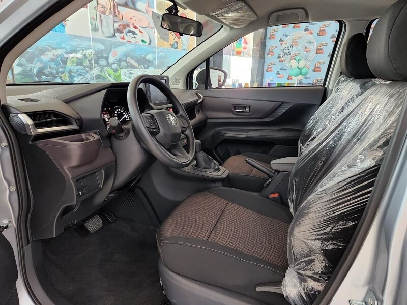 So sánh Toyota Avanza và Toyota Innova qua nội thất
