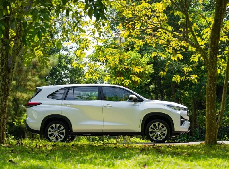 So sánh Toyota Wigo và Toyota Innova qua tiết kiệm nhiên liệu