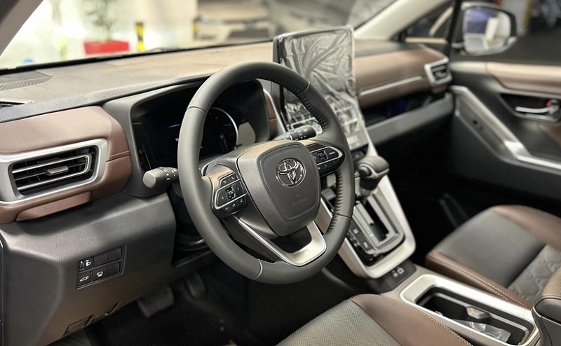 So sánh Toyota Wigo và Toyota Innova qua nội thất
