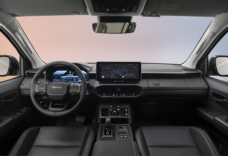 So sánh Toyota Veloz Cross và Toyota Hilux qua nội thất và tiện nghi