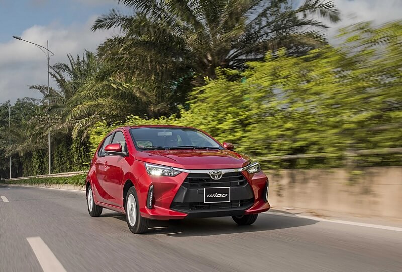 So sánh Toyota Corolla Altis và Toyota Wigo qua khả năng vận hành